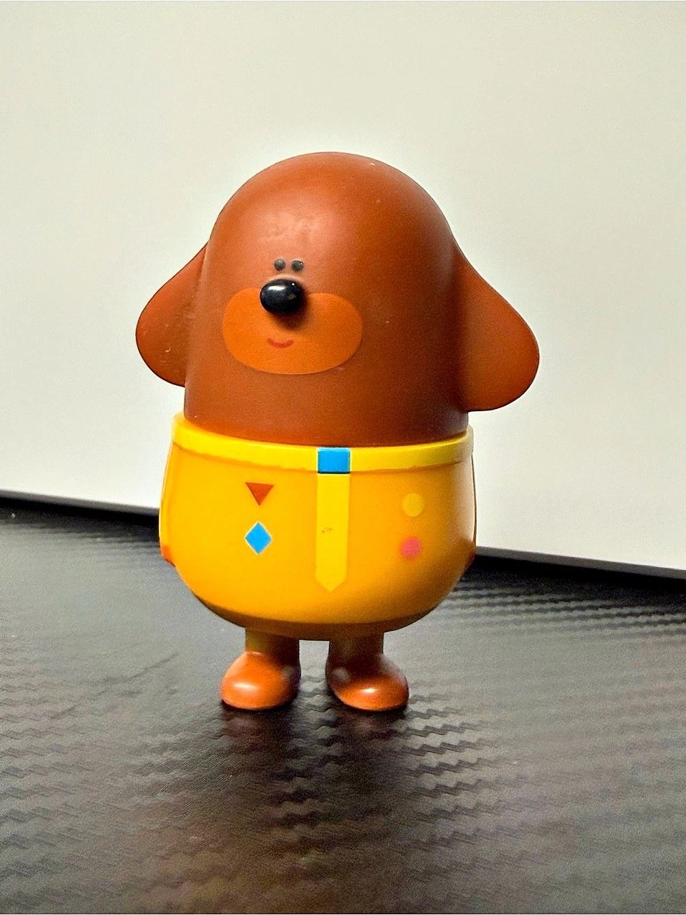 Hey Duggee Brown & Yellow Figure